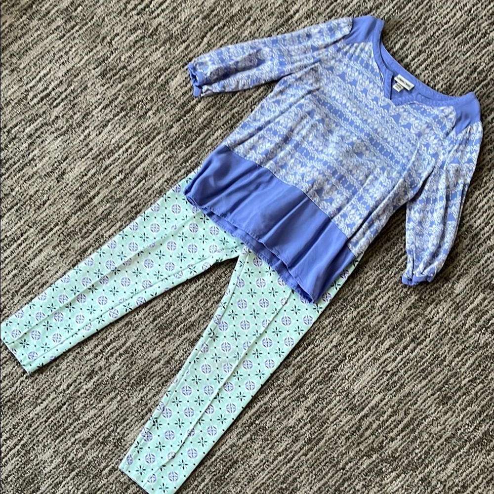 Cherokee blue/green outfit